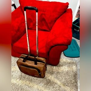 ROLLING TRAVEL/LAP TOP BAG LONDON FOG. GOOD CONDITION.